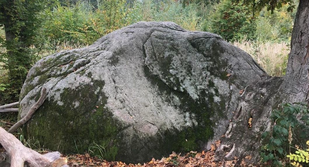 Großer Stein aus der Eiszeit